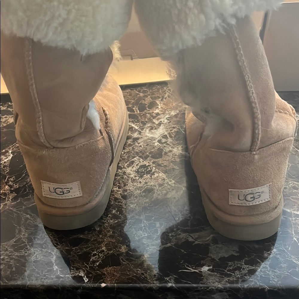 WORN UGG Bailey Button Triplet II in Chestnut